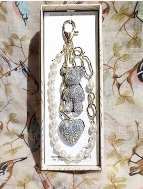 Eye Candy Aurora Borealis Rhinestone 3D Teddy Bear Heart Bag Charm Keychain NWT